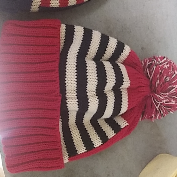 Winter hats - Picture 4 of 4